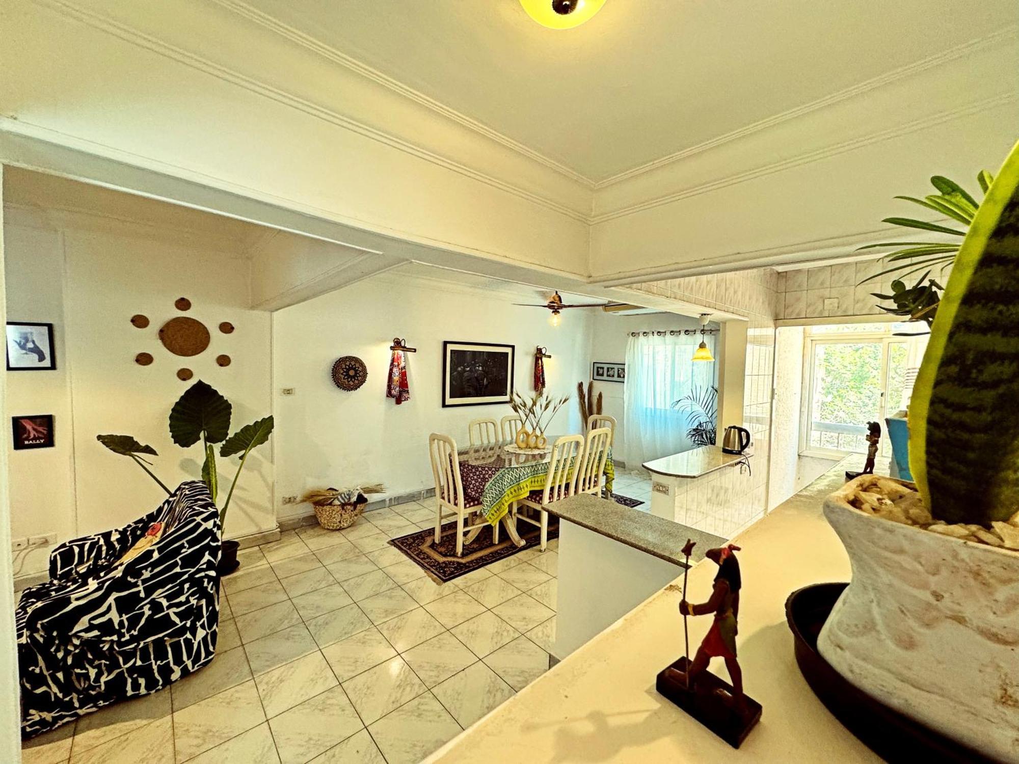 Large Room With Its Own Balcony Kairo Exteriör bild